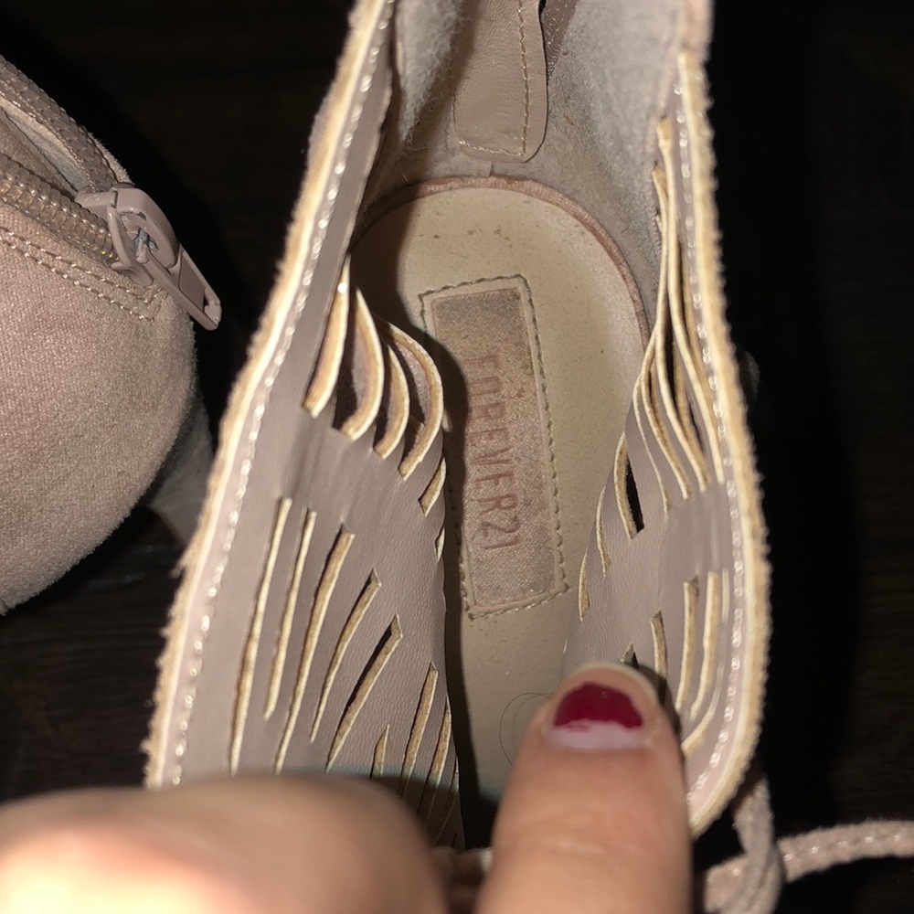 Heels - Picture 2 of 5